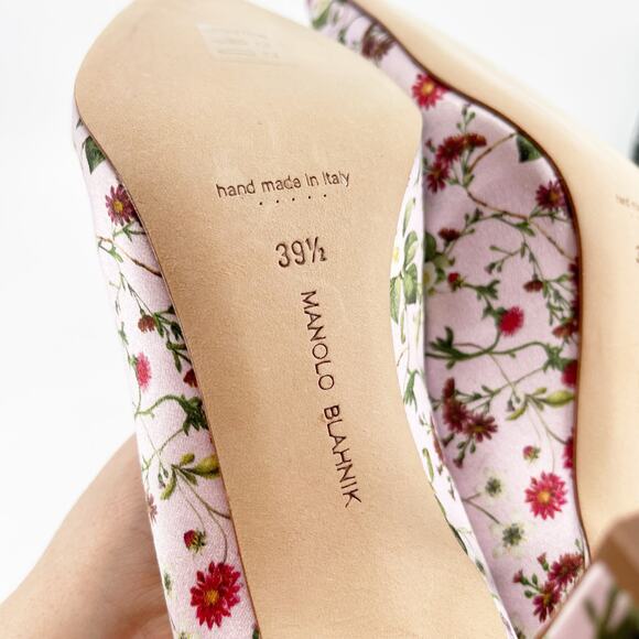 Manolo Blahnik Maysale Pink Floral Satin Buckle Pumps IT 39.5 Pointed Toe Heels - Picture 11 of 11